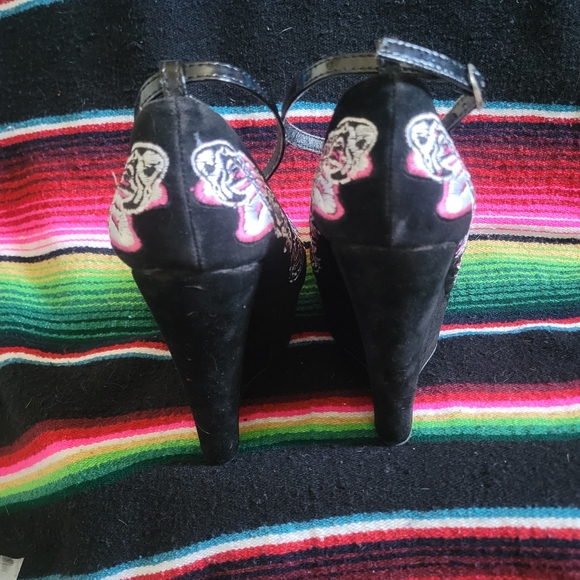 Too Fast Skeleton Flamingo Wedge - Picture 4 of 9